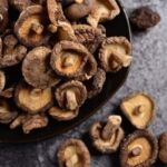 how to dry shiitake mushrooms
